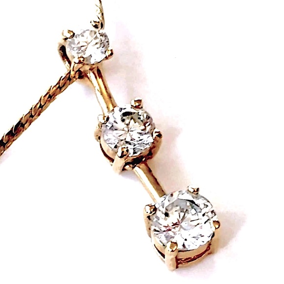 AVON Cubic Zirconium Gold Tone Necklace Three Stone Drop Pendant 10" - Picture 2 of 11